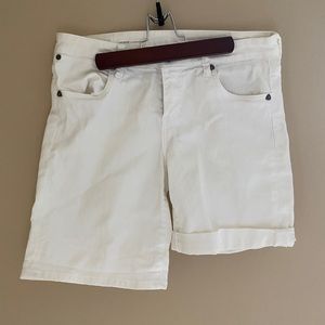 White denim boyfriend shorts from Kut from the Kloth.
